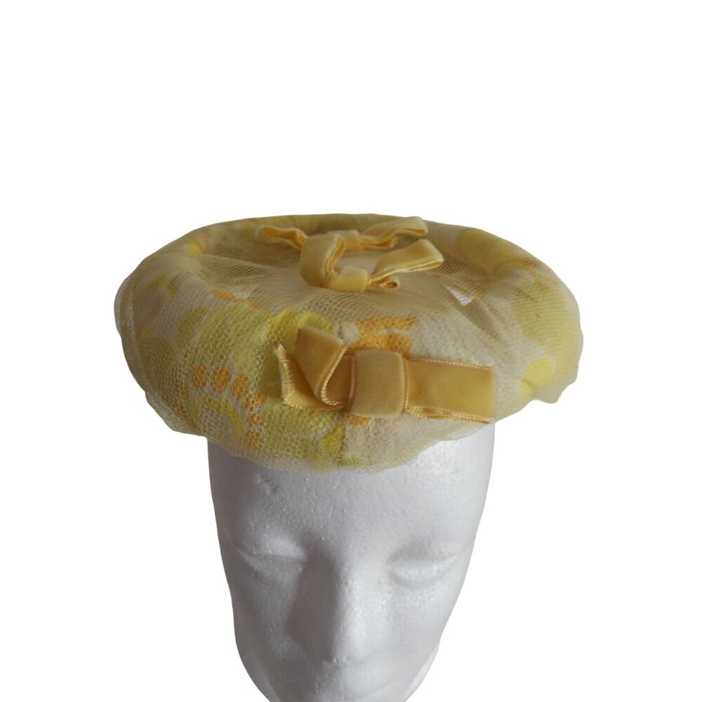 Vintage Womens Calot hat Yellow floral with bows covered with mesh